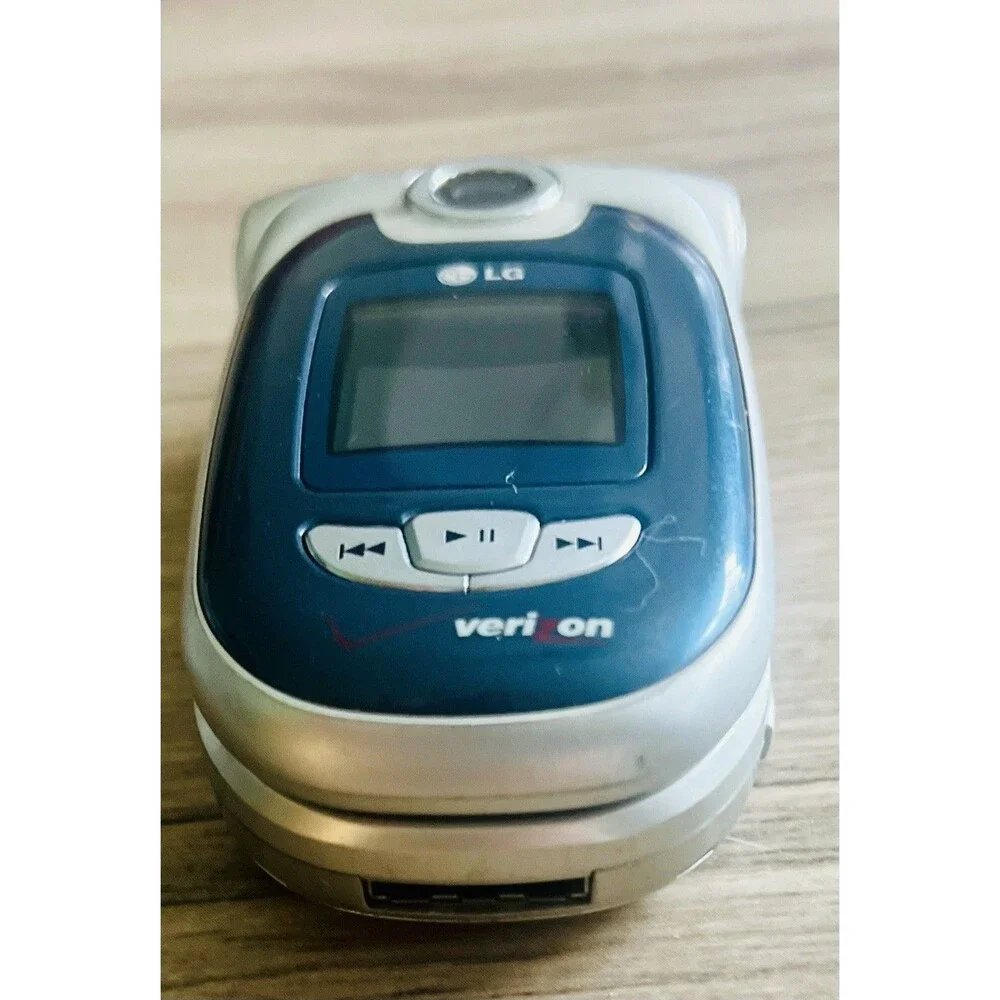 Verizon Branded LG VX5200 Clamshell Flip Phone Battery Silver and Blue Untested